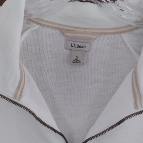 LL Bean size PETITE size  Small  Peaks Island 1/4 zip sweatshirt. White - Picture 2 of 6
